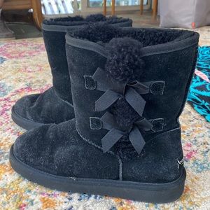 Koolaburra by UGG black suede Victoria Short boots
